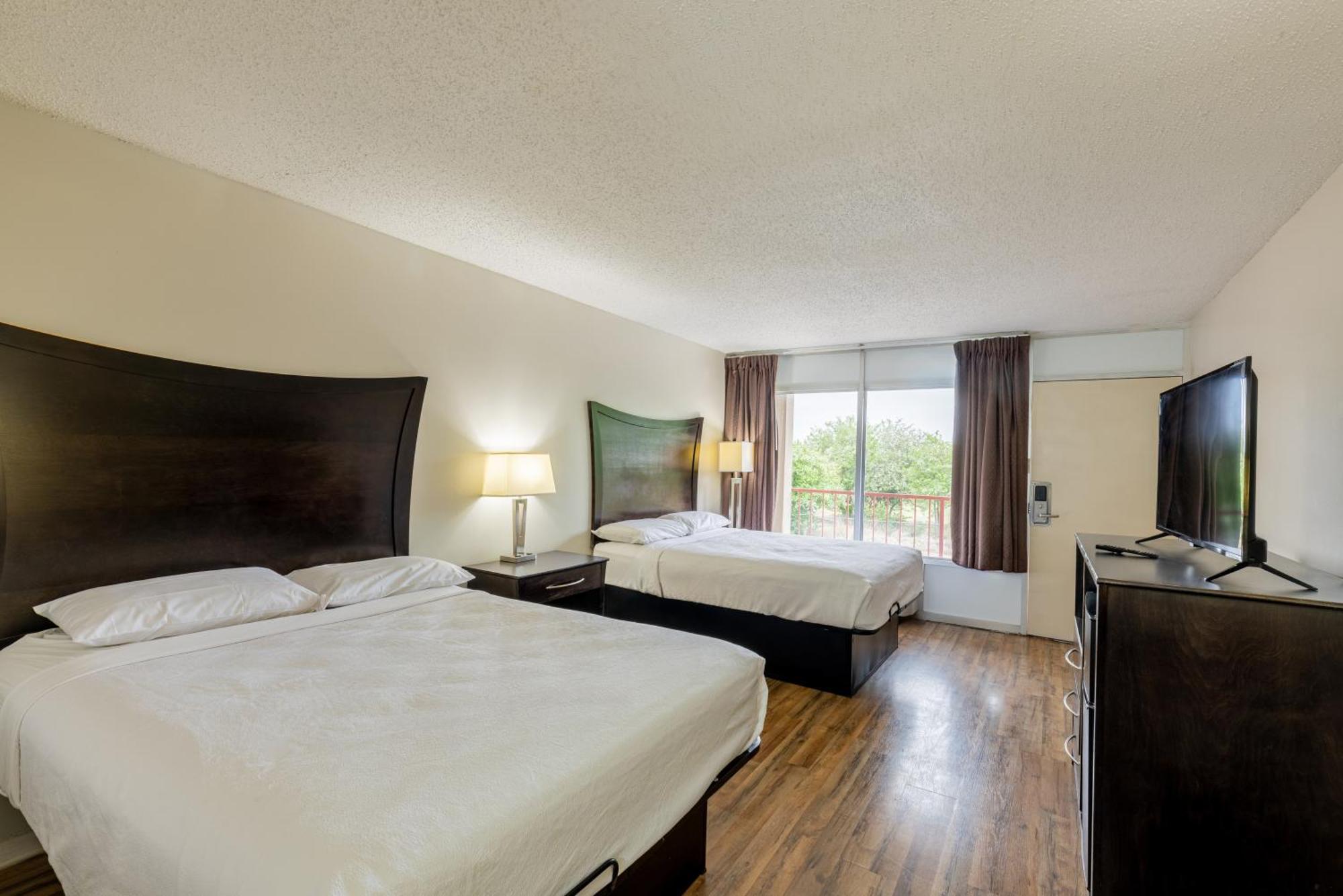 Motel Executive & Beeville