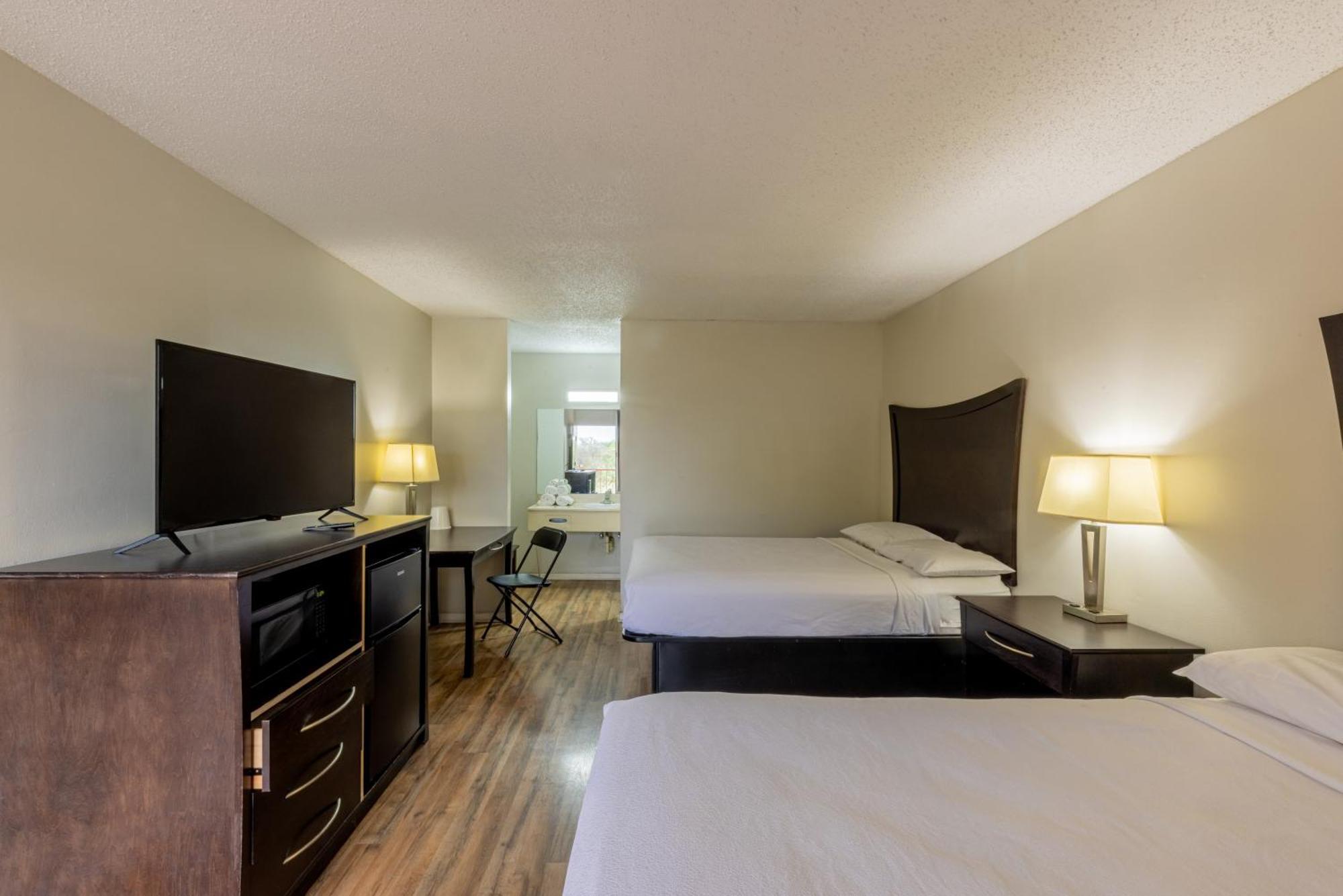 Motel Executive & 2*